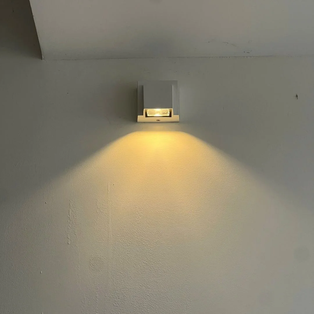 Đèn Tường Ngoài Trời VNT2220 8