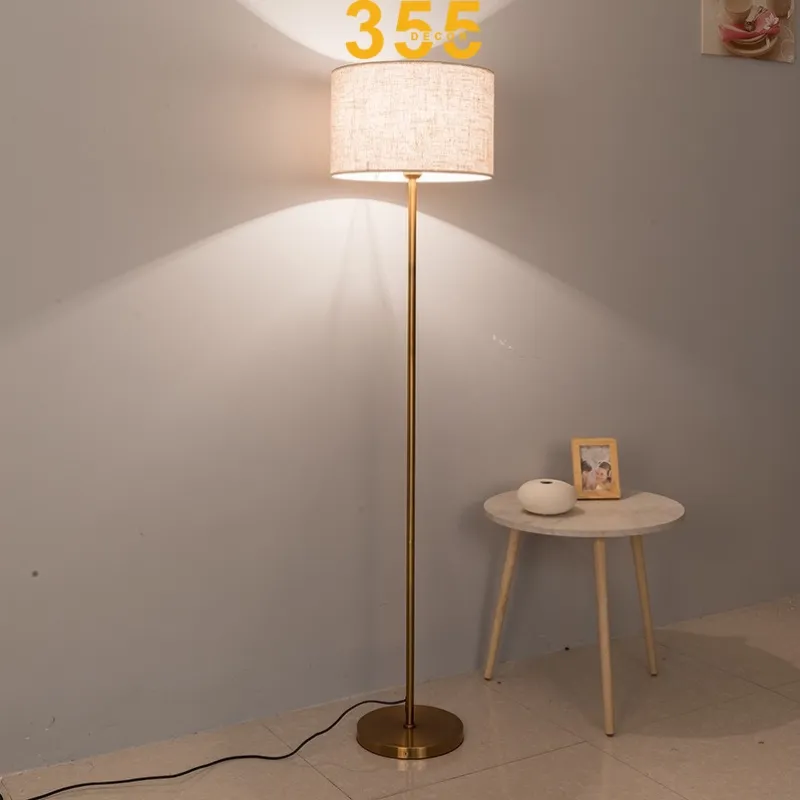 Đèn Đứng DD3060 thân hợp kim mạ vàng cao cấp, chao vải hình trụ ngắn sang trọng