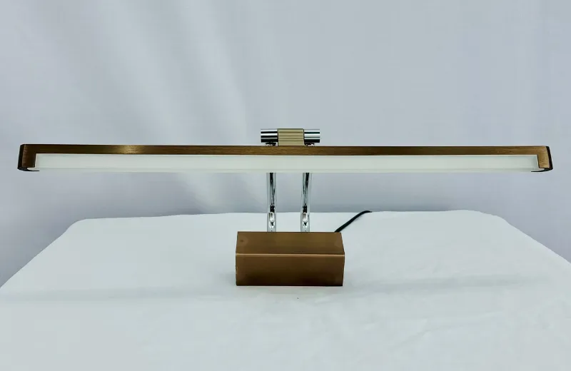 Đèn Rọi Tranh RTA118 1 Đèn Rọi Tranh RTA118- thiết kế hiện đại thanh ngang dài lý tưởng cho chiếu tranh và trang trí không gian sống