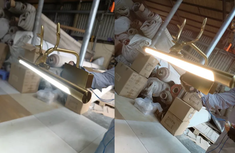 Đèn Rọi Tranh RTA193 Cao Cấp – Đèn Soi Tranh hợp kim mạ vàng sang trọng.