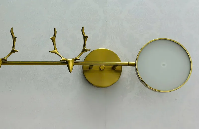 Đèn Tường Thiết Kế VK111 – Đèn Rọi Tranh Trang Trí Hiện Đại Màu Vàng Đồng Cho Không Gian Nội Thất