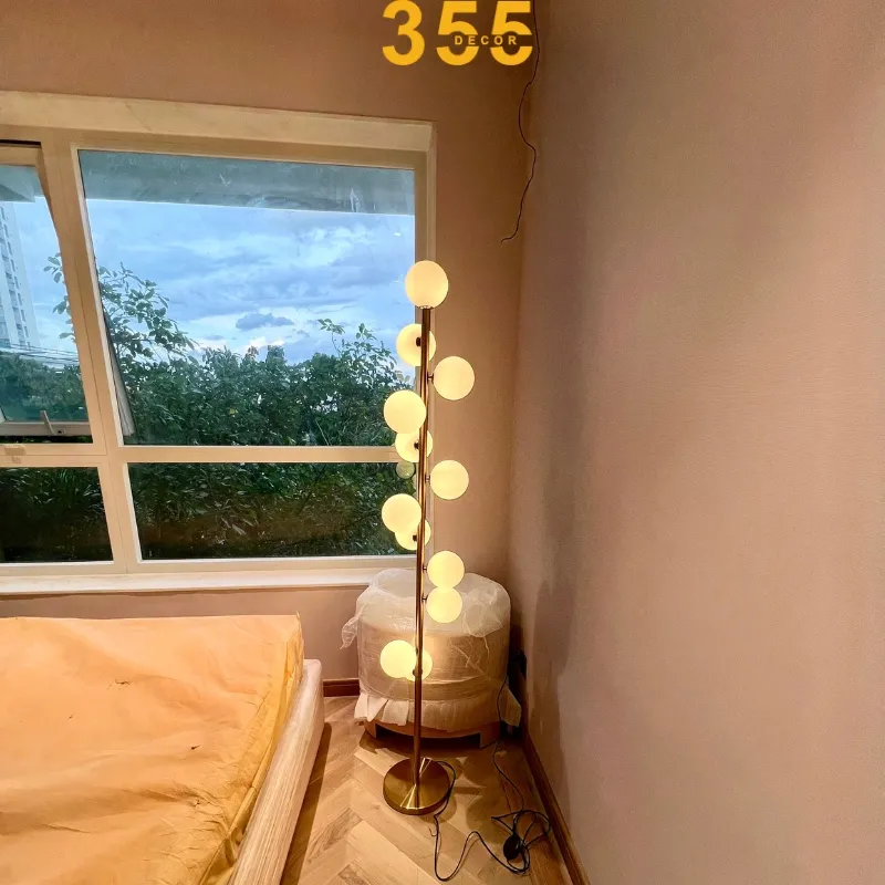 Đèn Đứng DD33T12 bật sáng lung linh với bóng G9 ánh sáng vàng ấm cúng