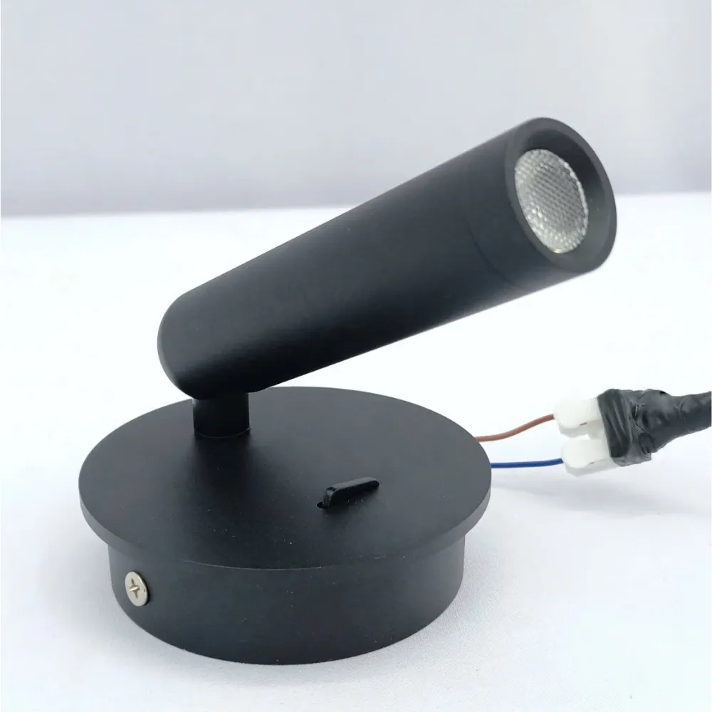 den-roi-tranh-vrt21 (2) Đèn Rọi Tranh VRT21 thiết kế hiện đại, ánh sáng LED dịu nhẹ, phù hợp chiếu tranh và trang trí nội thất cao cấp.