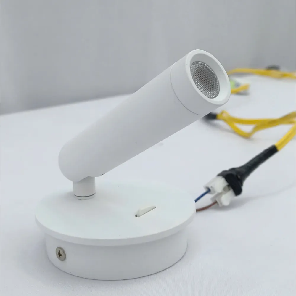 den-roi-tranh-vrt21 (4) Đèn Rọi Tranh VRT21 thiết kế hiện đại, ánh sáng LED dịu nhẹ, phù hợp chiếu tranh và trang trí nội thất cao cấp.