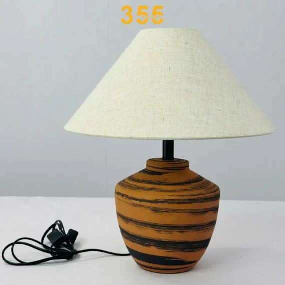 Đèn bàn DB95 - thiết kế hiện đại hơi hướng xưa trang trí phòng khách, phòng ngủ thêm ấp áp, sang trọng.