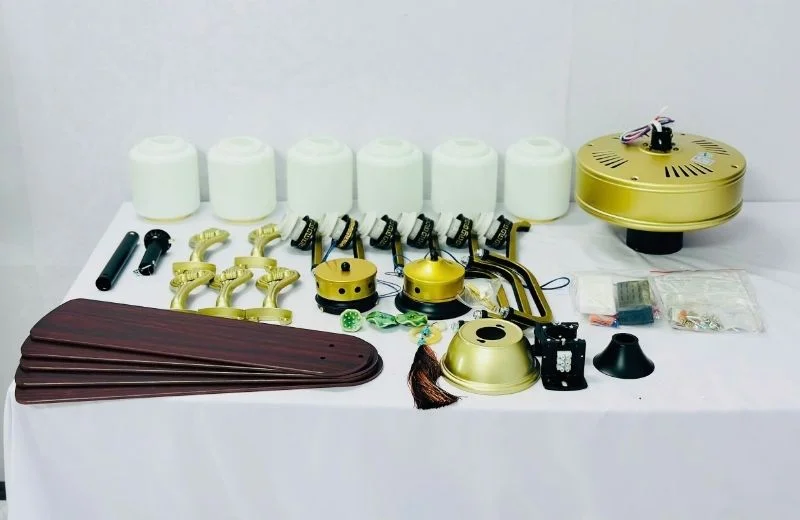 Các chi tiết quạt trần đèn QT74