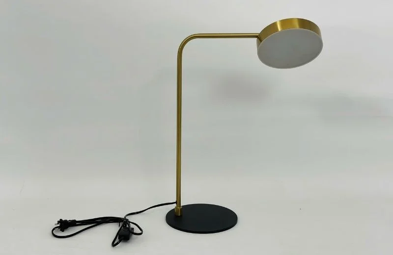 Đèn bàn DB86 thực tế